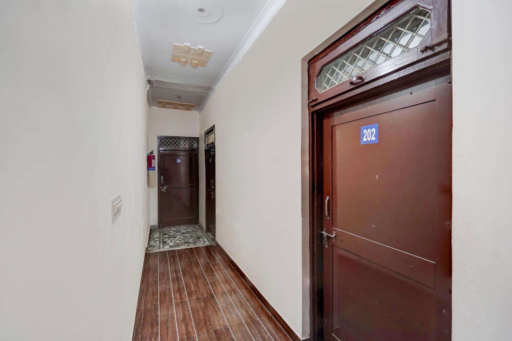 Oyo Hotel Maharaja Palace Мірут Екстер'єр фото